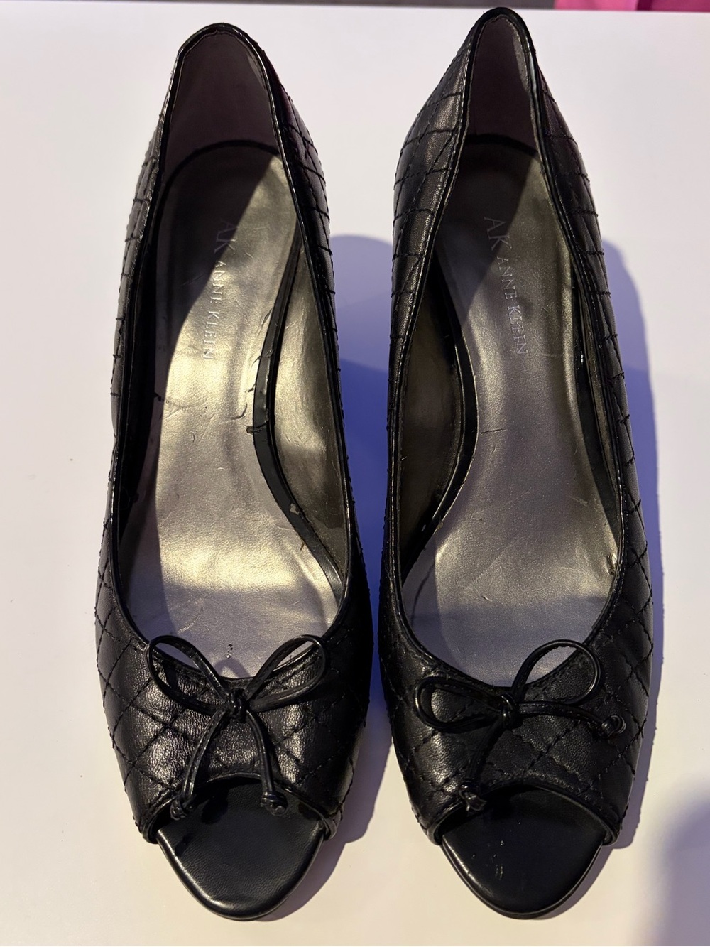 Anne Klein Black Quilted Peep Toe heels with Bow size 8.5